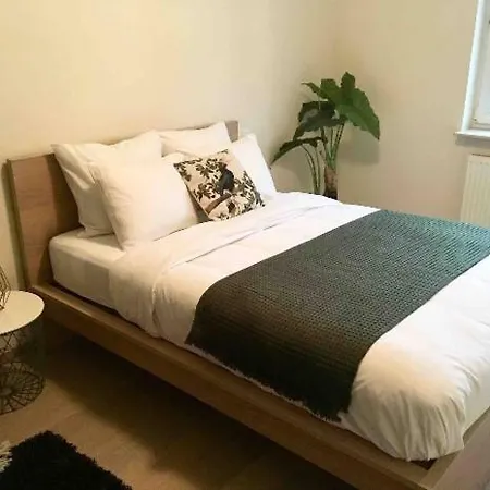 Modern 100m2 Flat 2mn Walking From Train Station In City Center, Free Parking -2a