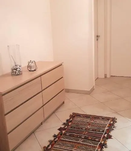 Modern 100m2 Flat 2mn Walking From Train Station In City Center, Free Parking -2a *