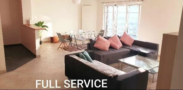 Modern 100m2 Flat 2mn Walking From Train Station In City Center, Free Parking -2a Apartman *