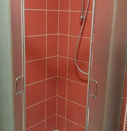 Modern 100m2 Flat 2mn Walking From Train Station In City Center, Free Parking -2a Apartment