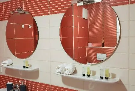 Modern 100m2 Flat 2mn Walking From Train Station In City Center, Free Parking -2a Apartment